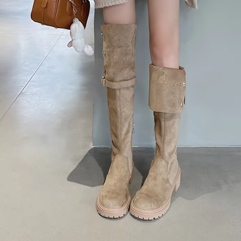 Botas Altas Mujer de Terciopelo con Botones Decorativos