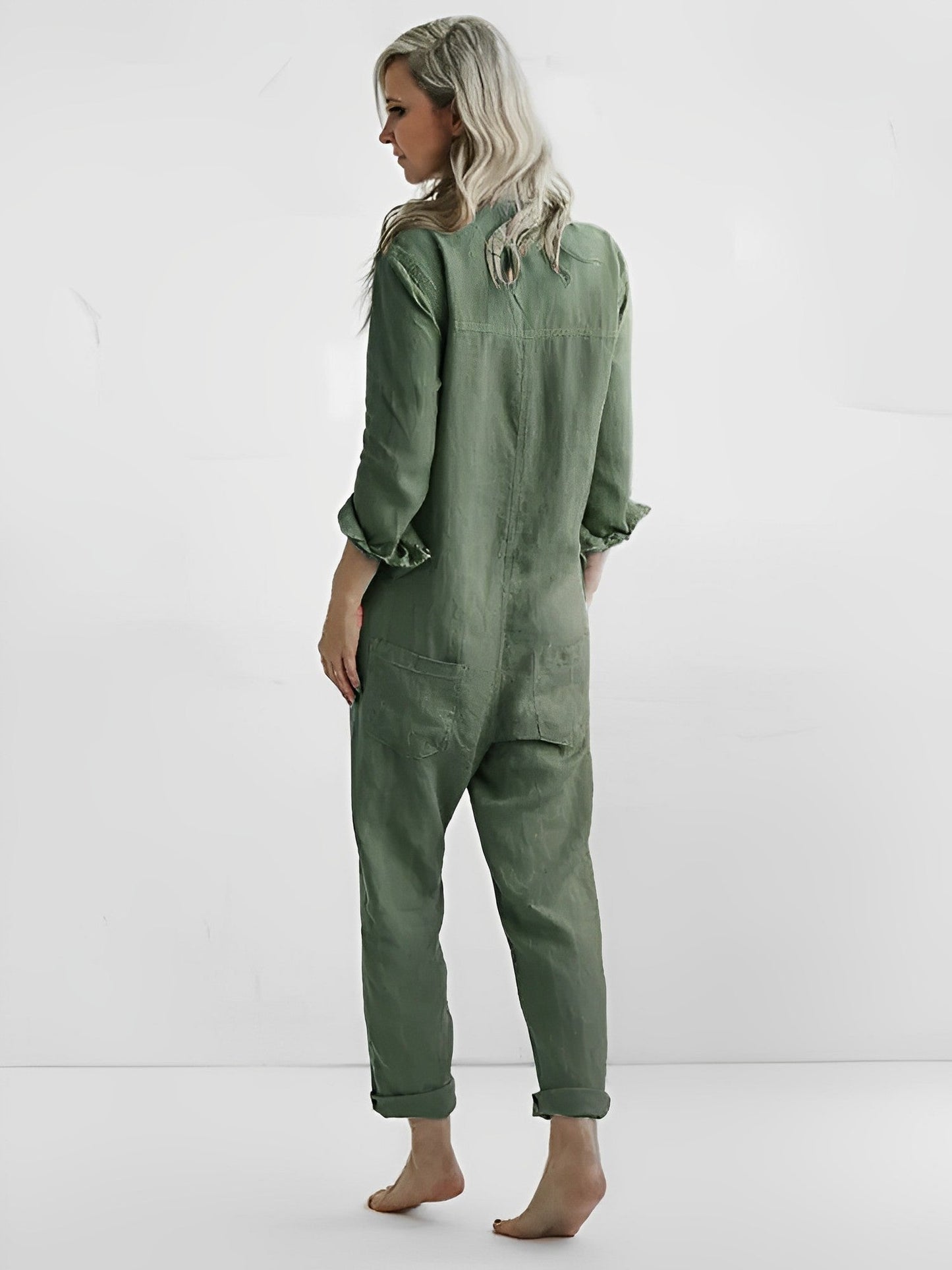 Mono Mujer Estilizado Diseño Sofisticado