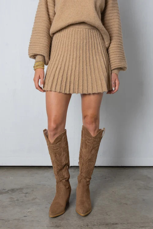 Conjunto Mujer Suéter Plisado y Falda Elegante