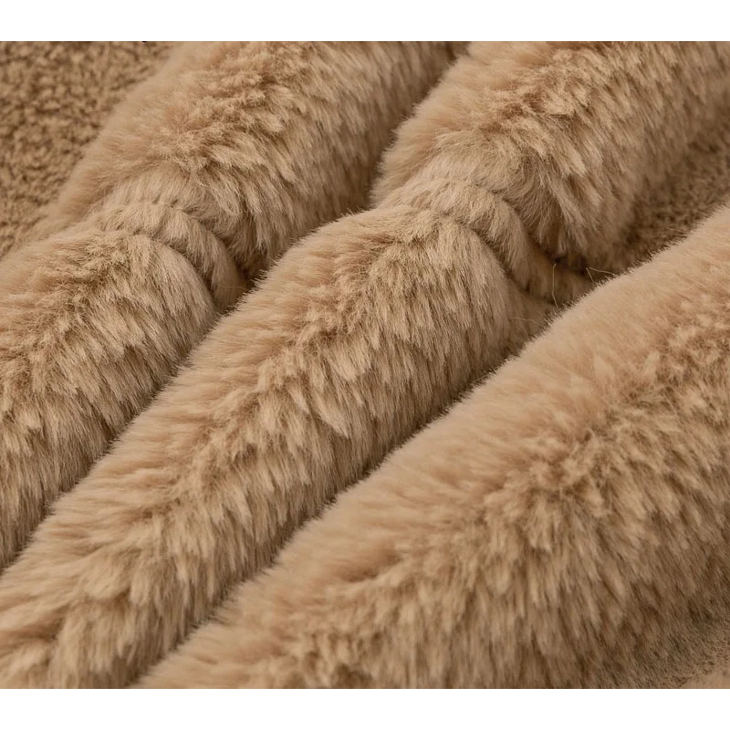 Chaqueta corta mujer teddy con cremallera y cuello alto