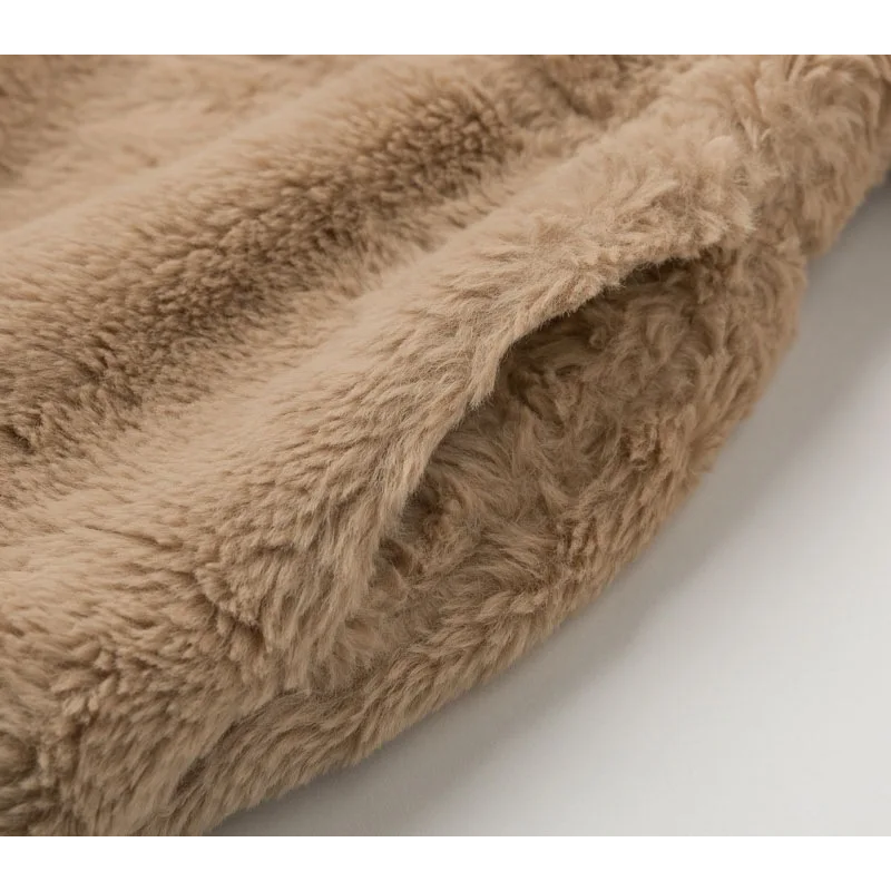 Chaqueta corta mujer teddy con cremallera y cuello alto