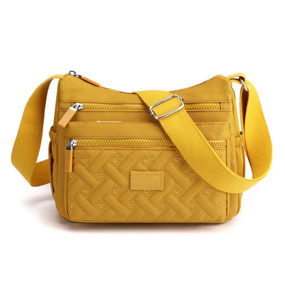 Bolso de hombro Mujer con acabado elegante y diseño clásico