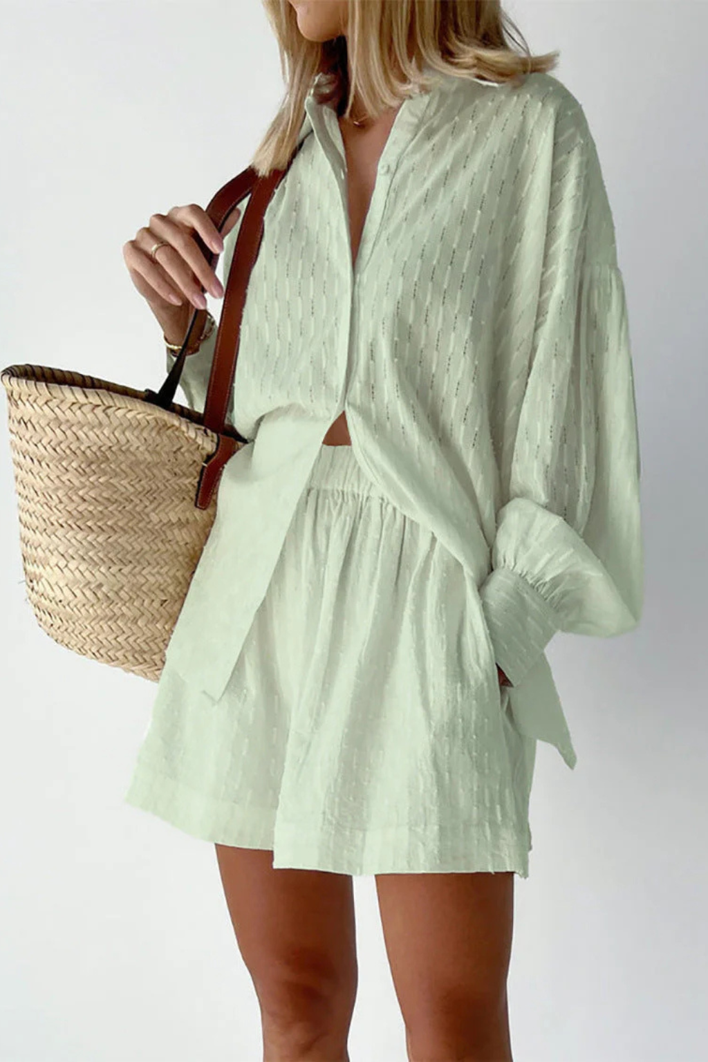 Conjunto Mujer Camisa Broderie y Pantalones Cortos