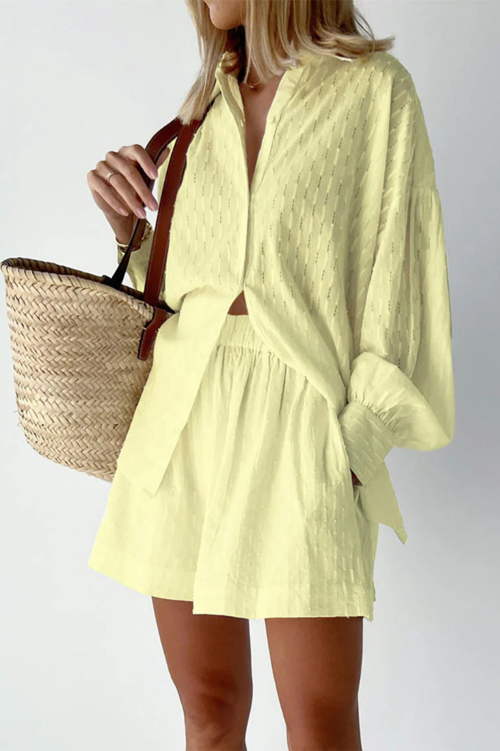 Conjunto Mujer Camisa Broderie y Pantalones Cortos