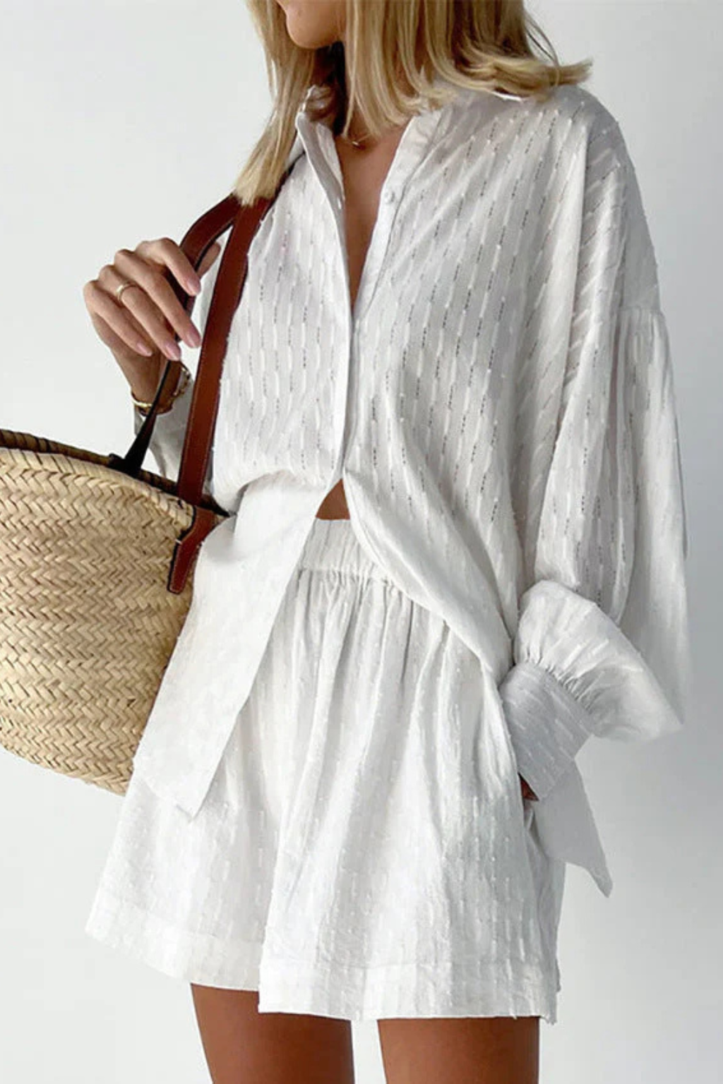 Conjunto Mujer Camisa Broderie y Pantalones Cortos