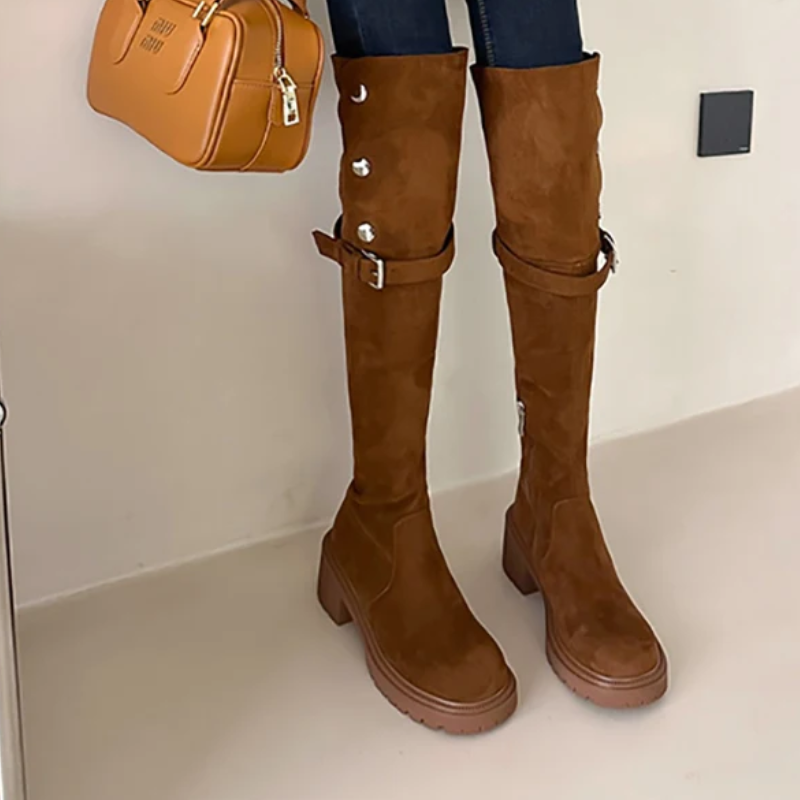 Botas Altas Mujer de Terciopelo con Botones Decorativos