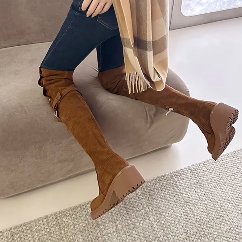 Botas Altas Mujer de Terciopelo con Botones Decorativos