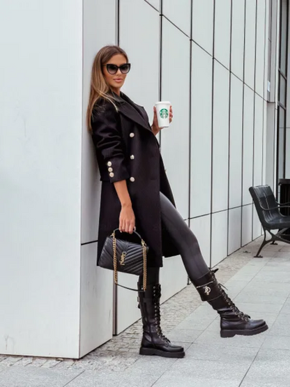 Abrigo Mujer Slim Fit Doble Botonadura Detalles Elegantes