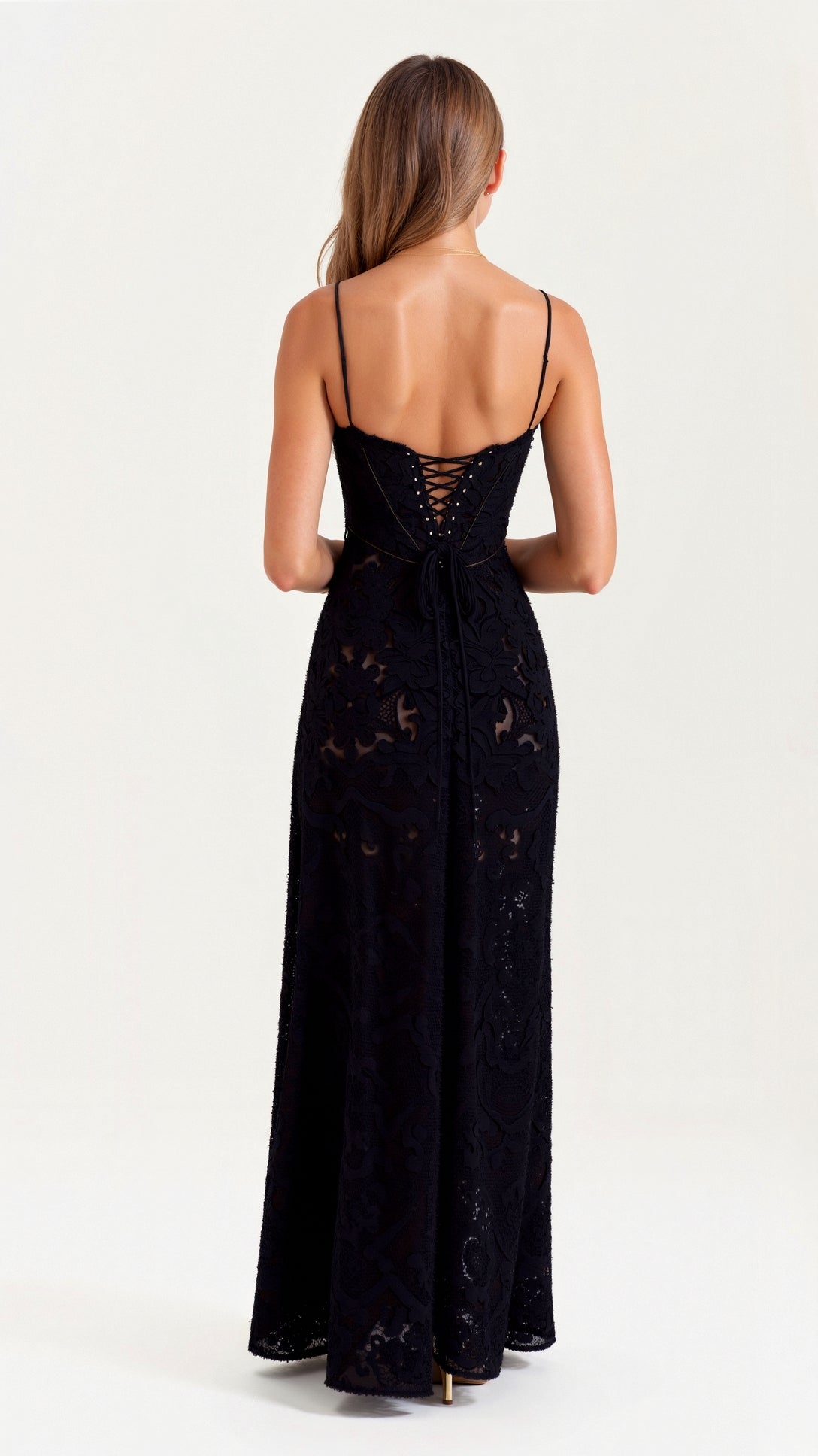 Vestido maxi mujer con tirantes finos y diseño fluido