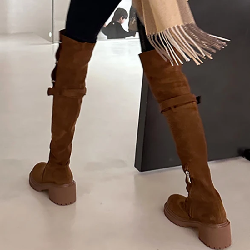 Botas Altas Mujer de Terciopelo con Botones Decorativos