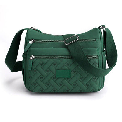 Bolso de hombro Mujer con acabado elegante y diseño clásico