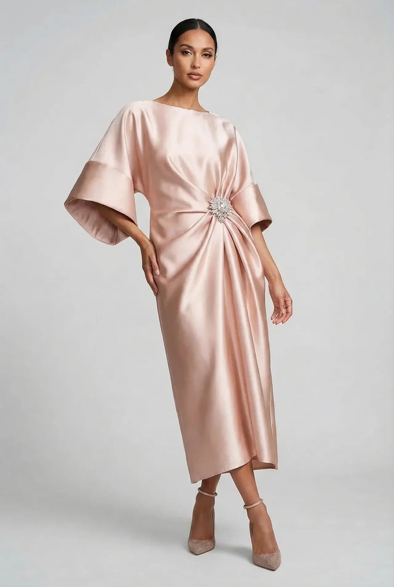 Vestido Midi Mujer de Satén Manga Murciélago Broche Joya