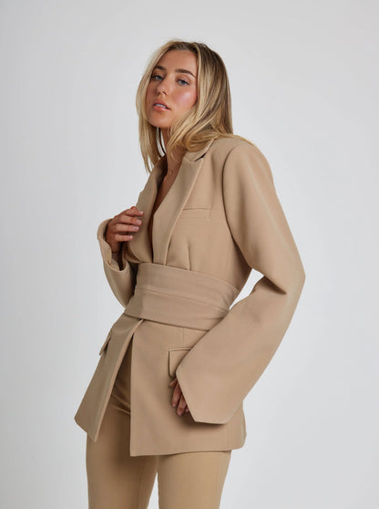 Blazer Mujer Entallado con Cinturón Ajustable