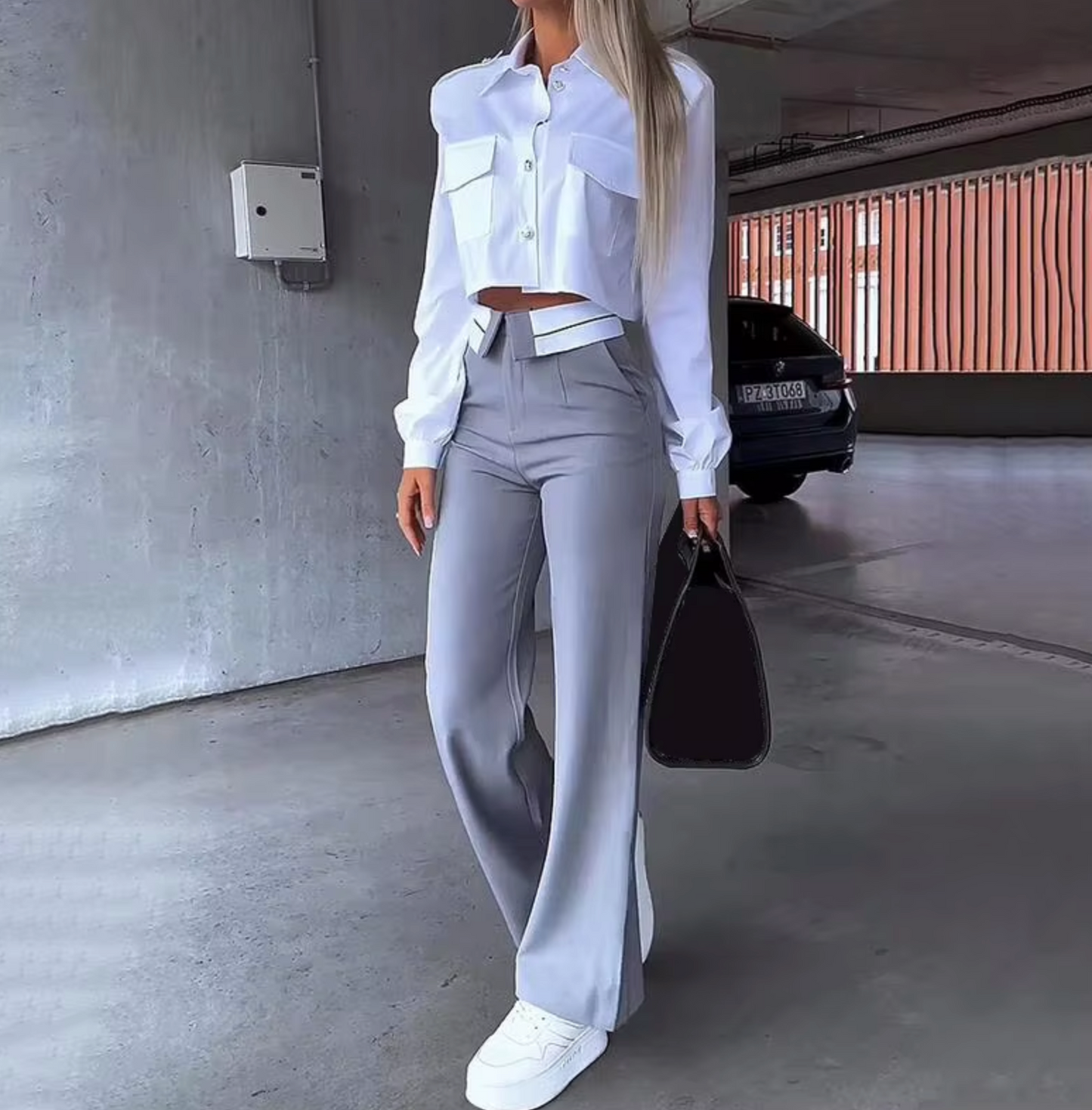 Conjunto Mujer Blazer Corto y Pantalón Formal