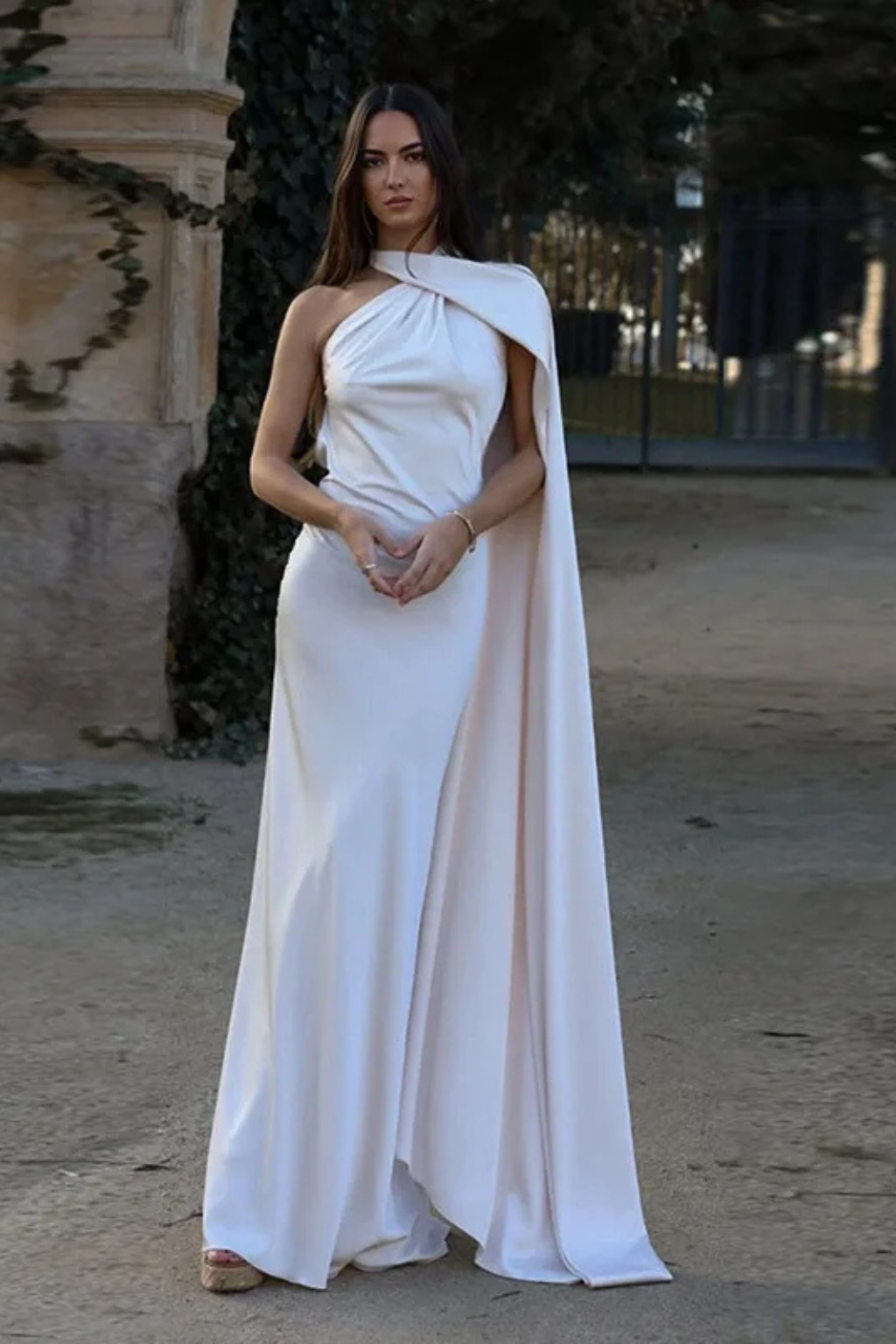 Vestido maxi mujer de tejido fluido sin mangas halter