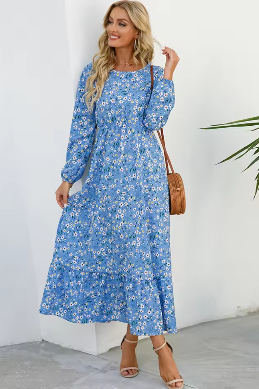 Vestido maxi mujer de tela fluida con cintura alta y mangas largas