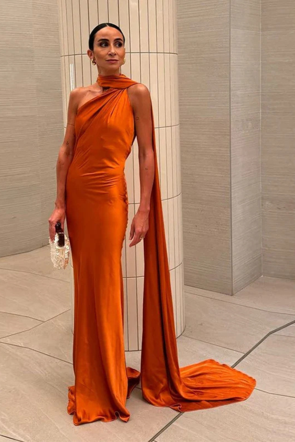 Vestido maxi mujer de tejido fluido sin mangas halter