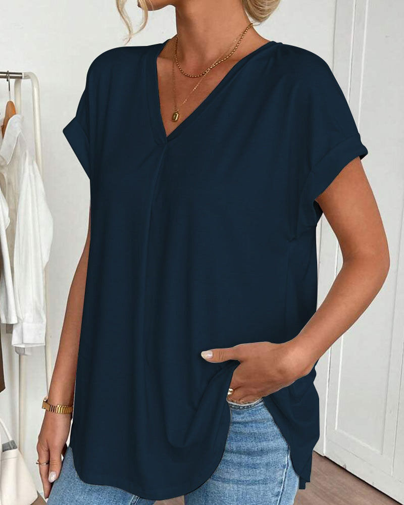 Mujer con Escote en V y Mangas Dobles Estilo Casual