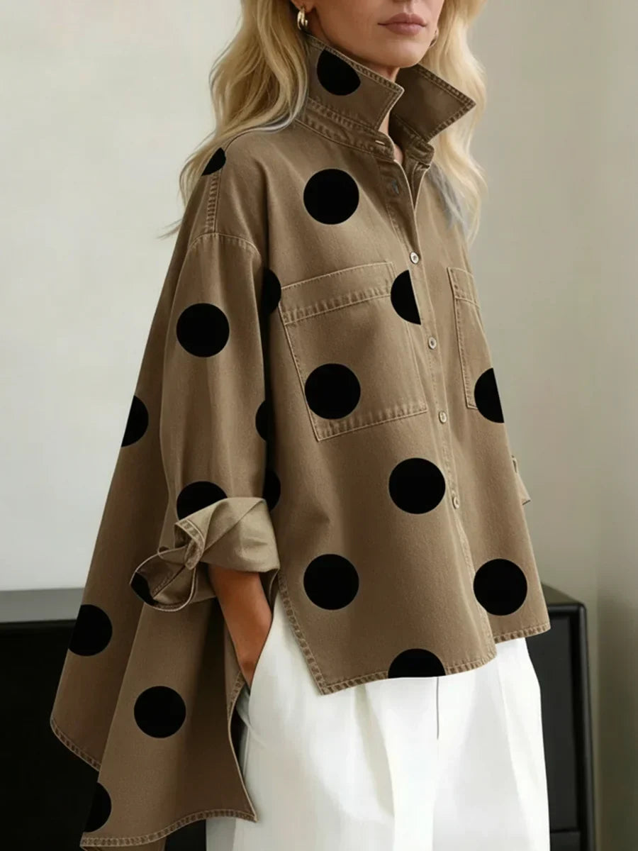 mujer de tela ligera oversize casual elegante