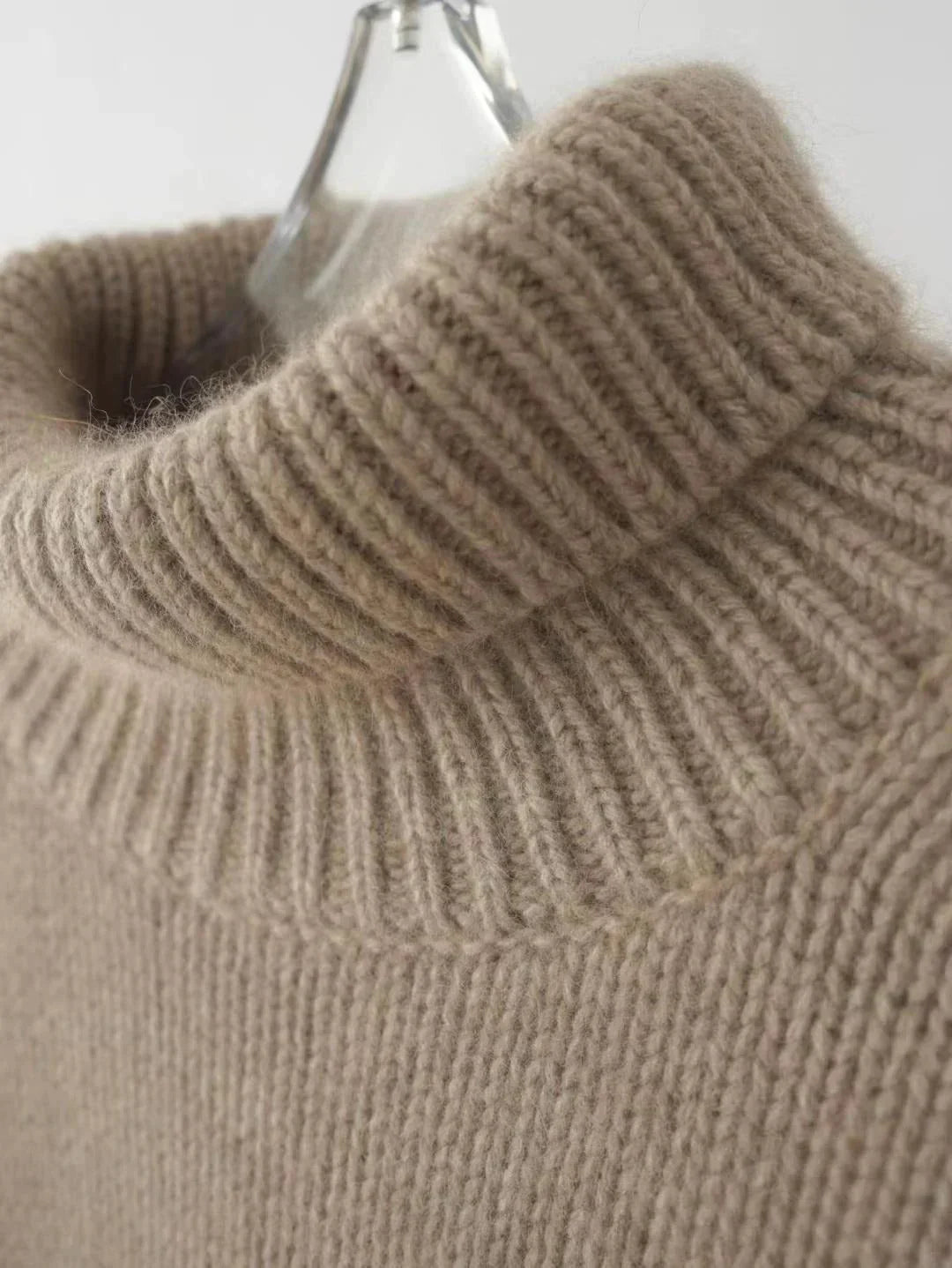 Jersey Mujer de Cachemir Cuello Alto Corte Atemporal