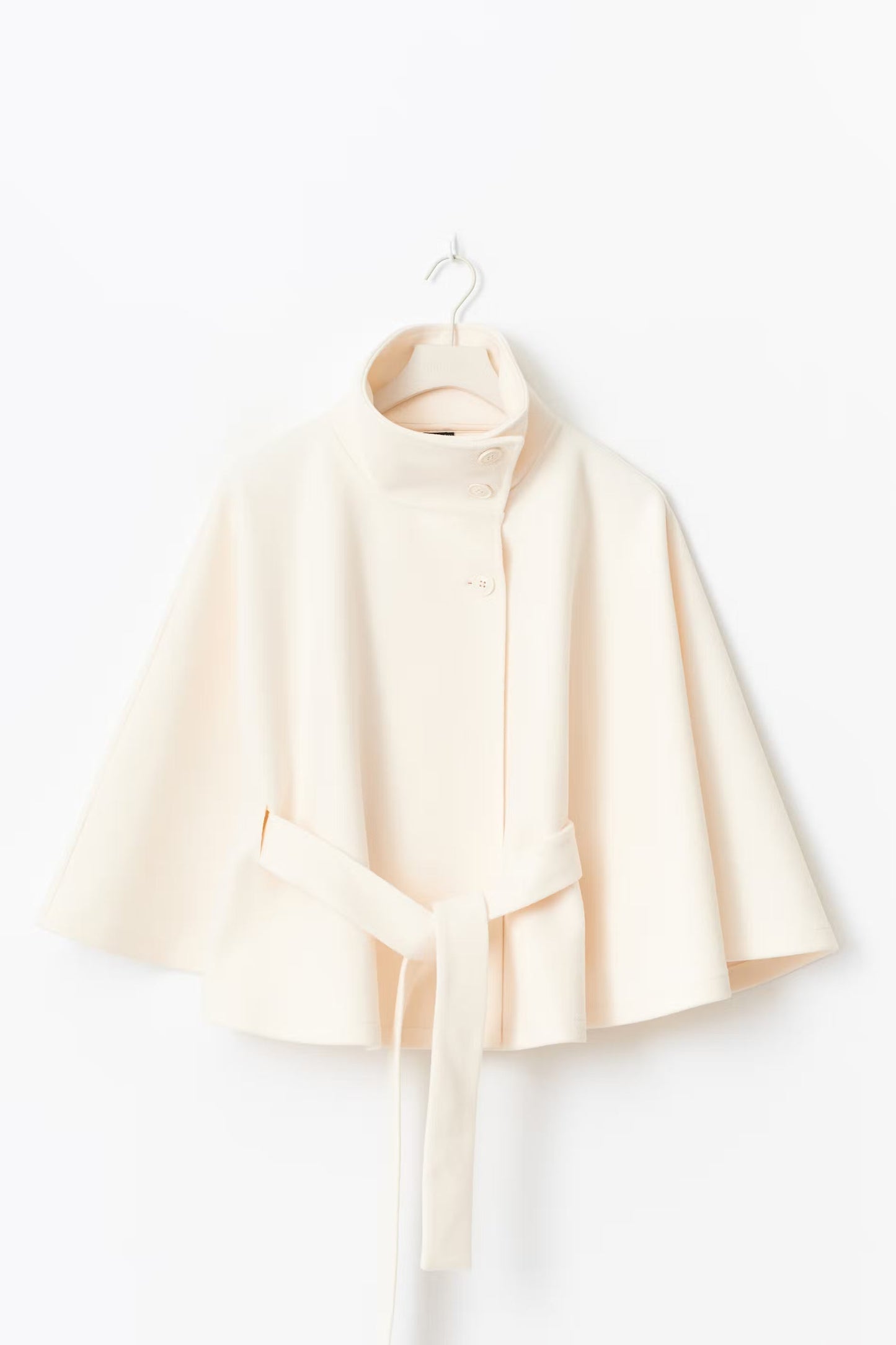 Chaqueta Mujer Capa Fluida Cuello Alto Cintura Marcada