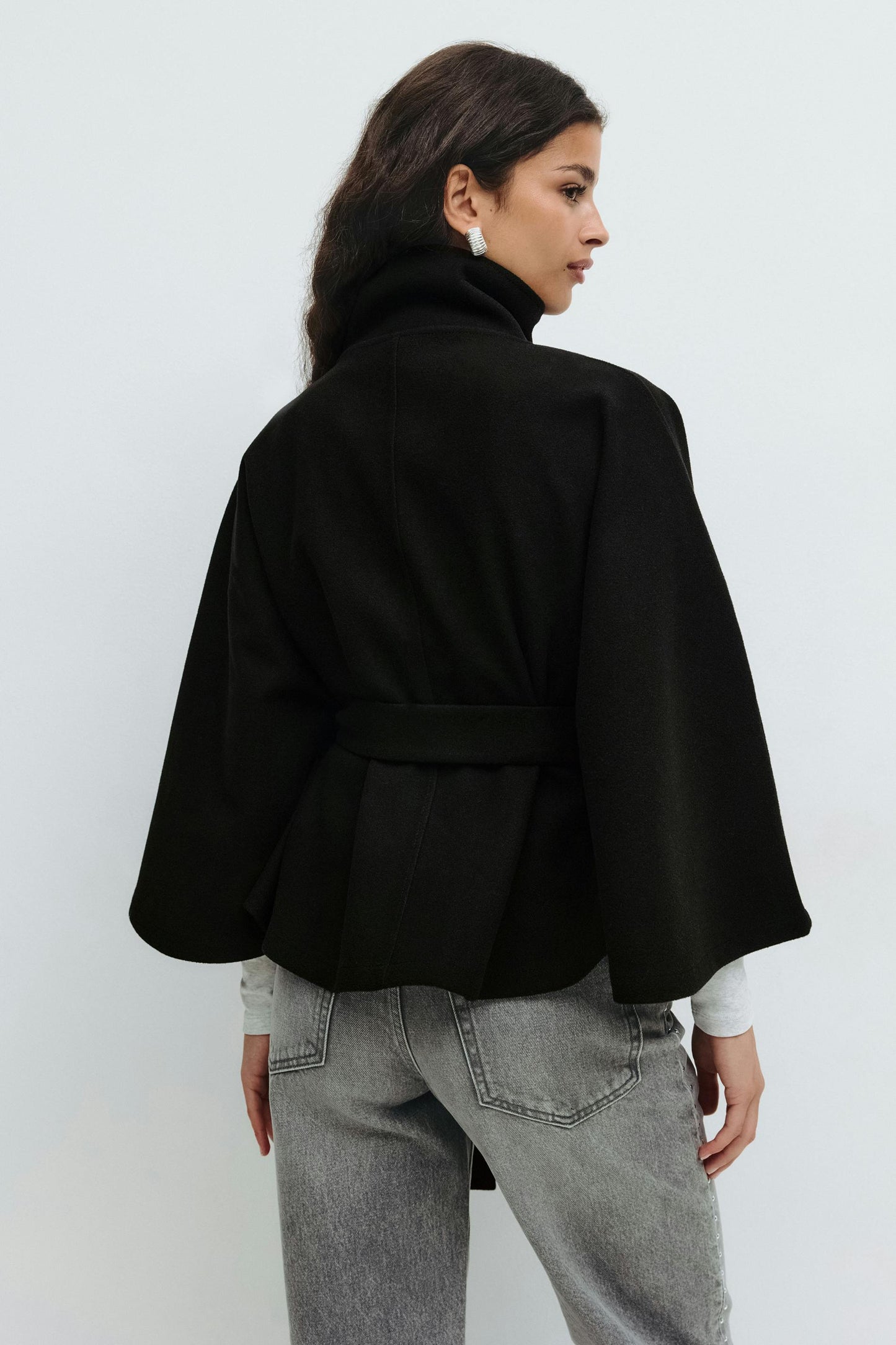 Chaqueta Mujer Capa Fluida Cuello Alto Cintura Marcada