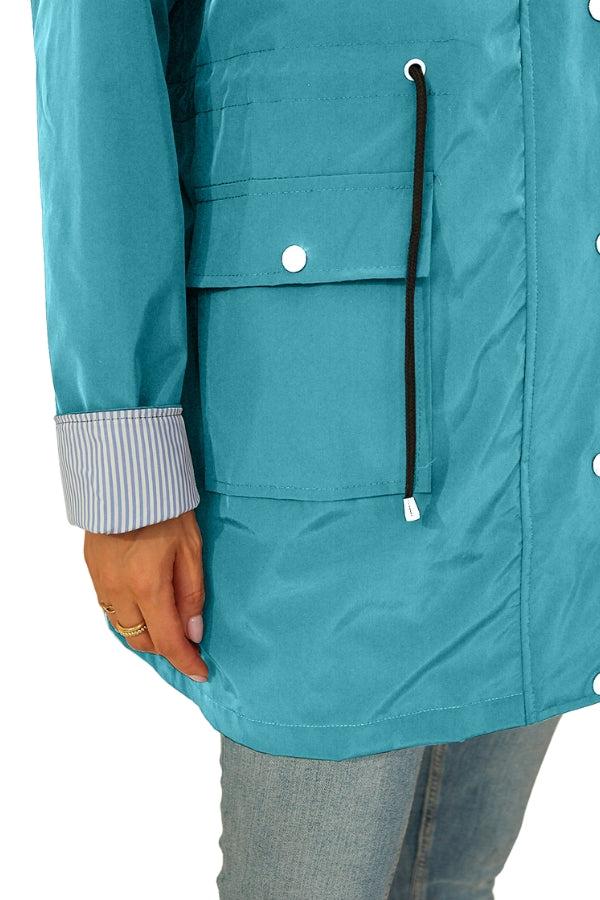 Chaqueta ligera mujer con capucha y cordón ajustable