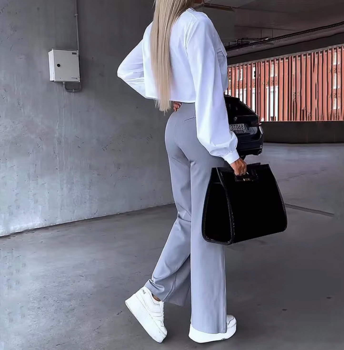 Conjunto Mujer Blazer Corto y Pantalón Formal