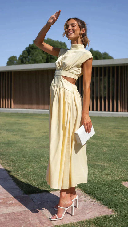 Vestido midi mujer con corte cut out sin mangas cuello alto
