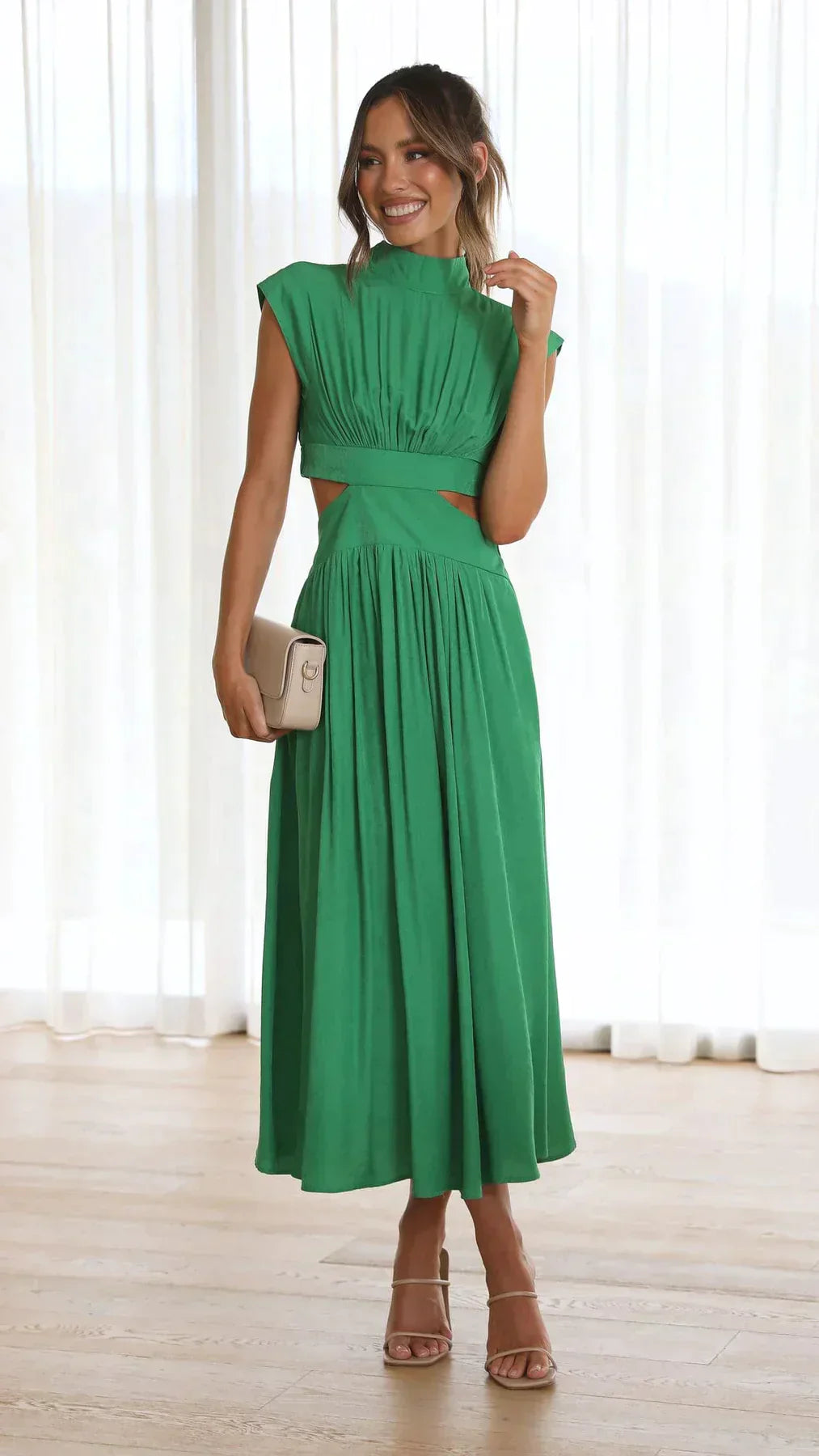 Vestido midi mujer con corte cut out sin mangas cuello alto