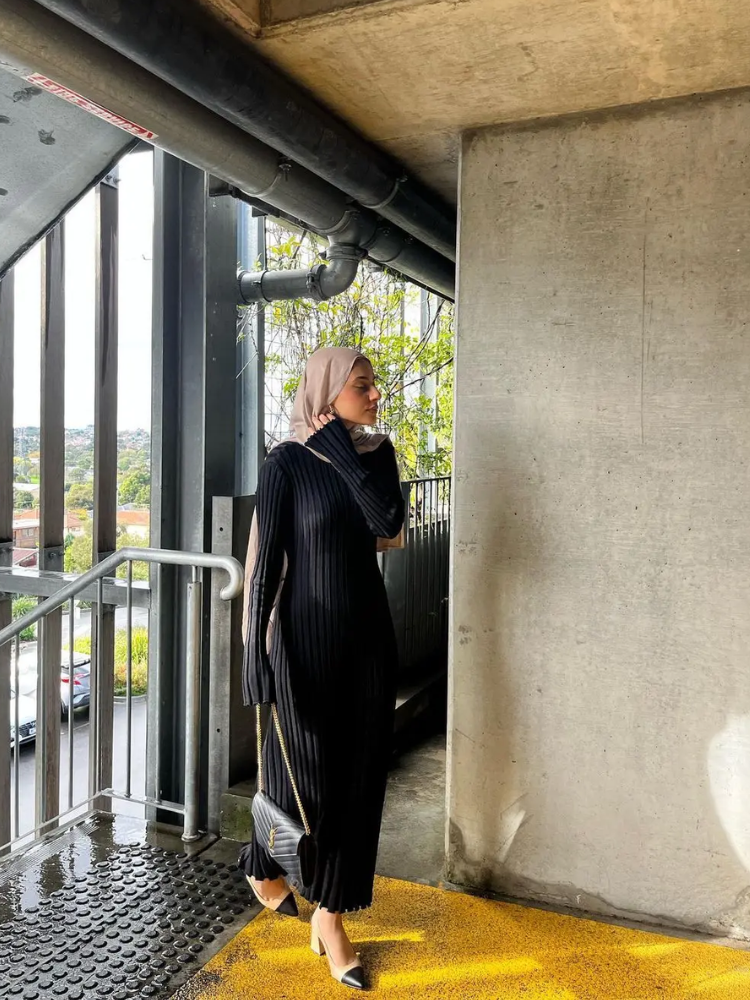 Vestido largo mujer de plumeti tejido elástico ajustado plisado