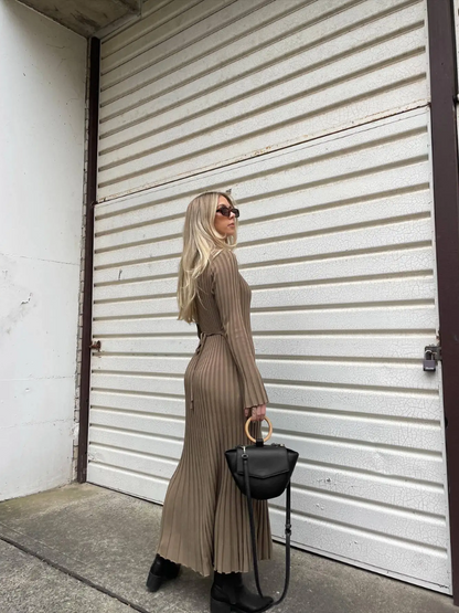 Vestido largo mujer de plumeti tejido elástico ajustado plisado