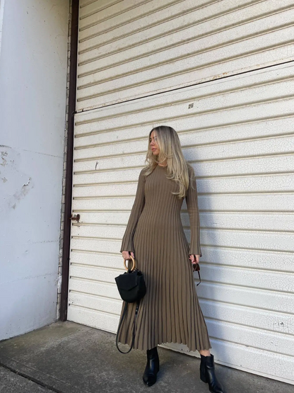 Vestido largo mujer de plumeti tejido elástico ajustado plisado