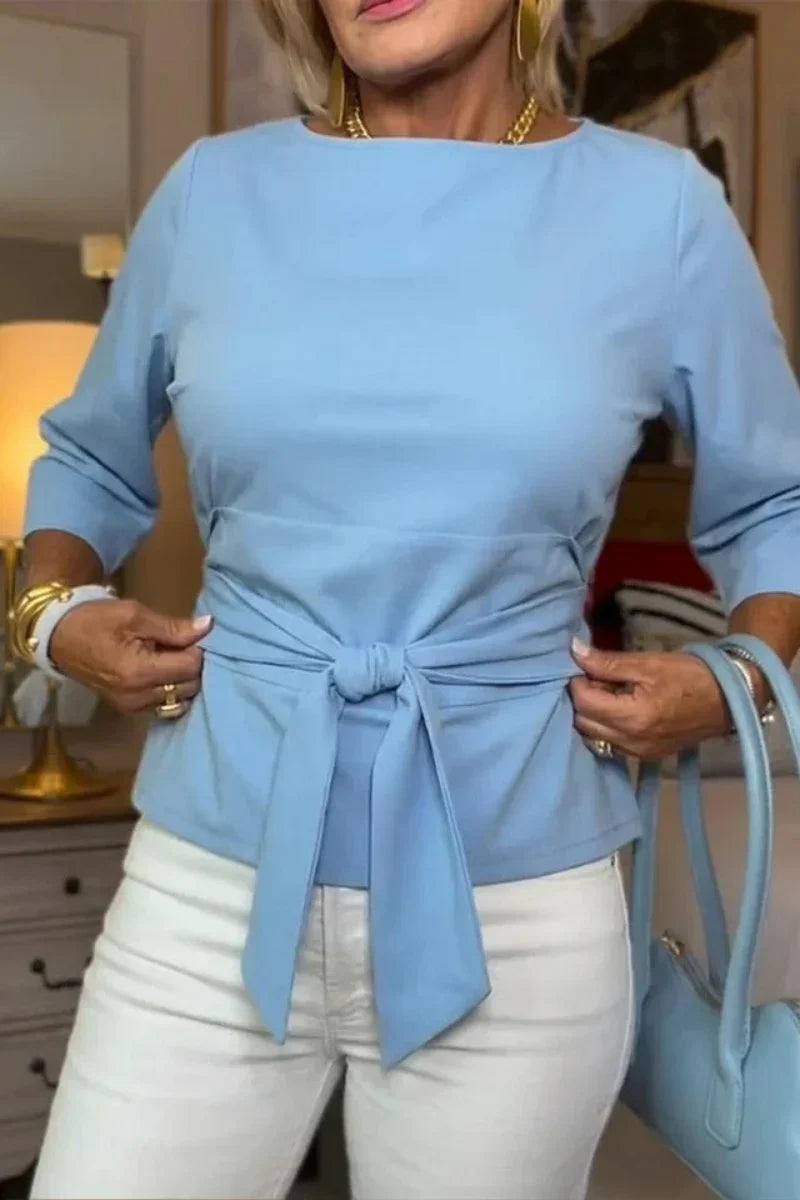 Mujer con Lazo en la Cintura Estilo Elegante