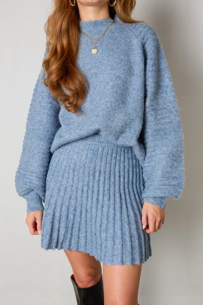 Conjunto Mujer Suéter Plisado y Falda Elegante