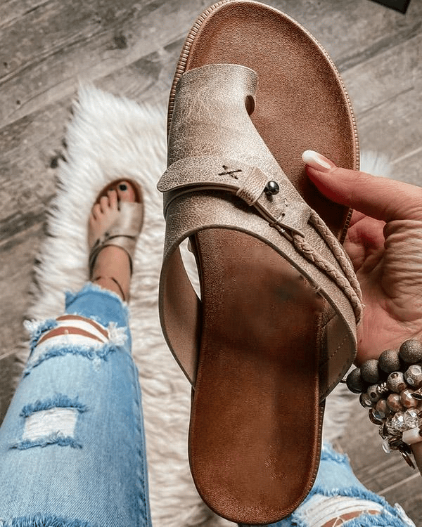 Sandalias planas mujer con anillo en dedo y tiras finas
