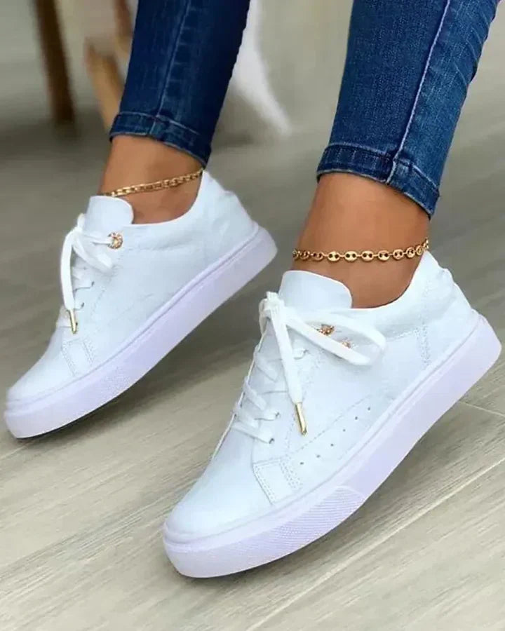 Zapatillas Mujer con Detalles y Cordones Ajustables