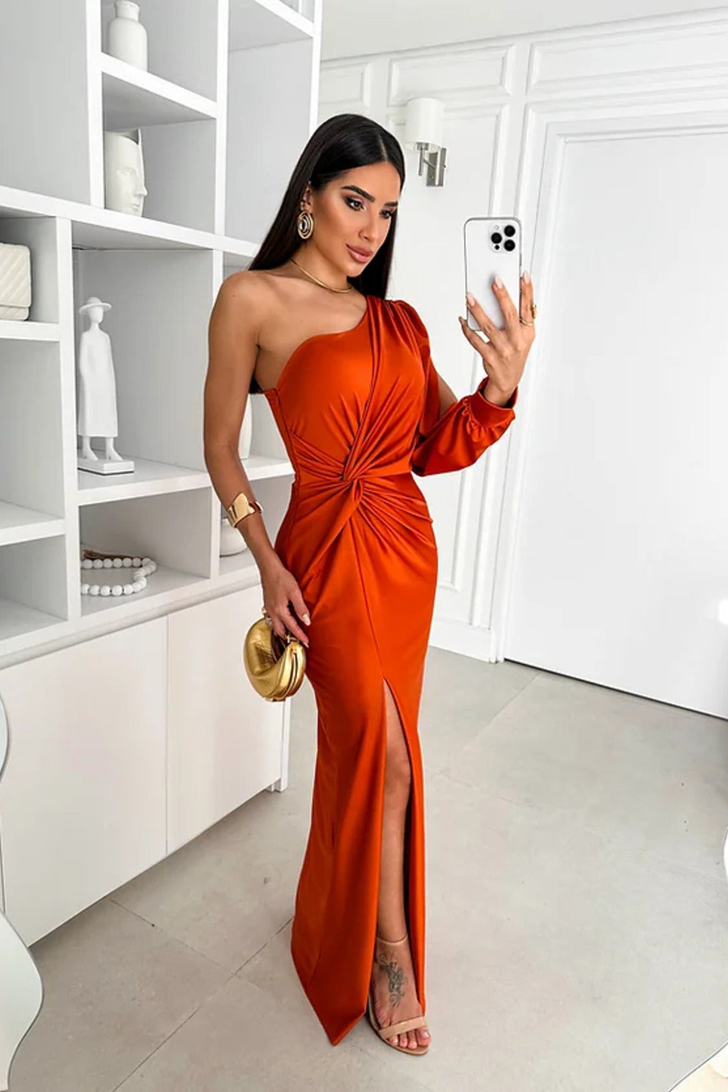 Vestido Mujer Satinado Manga Asimétrica