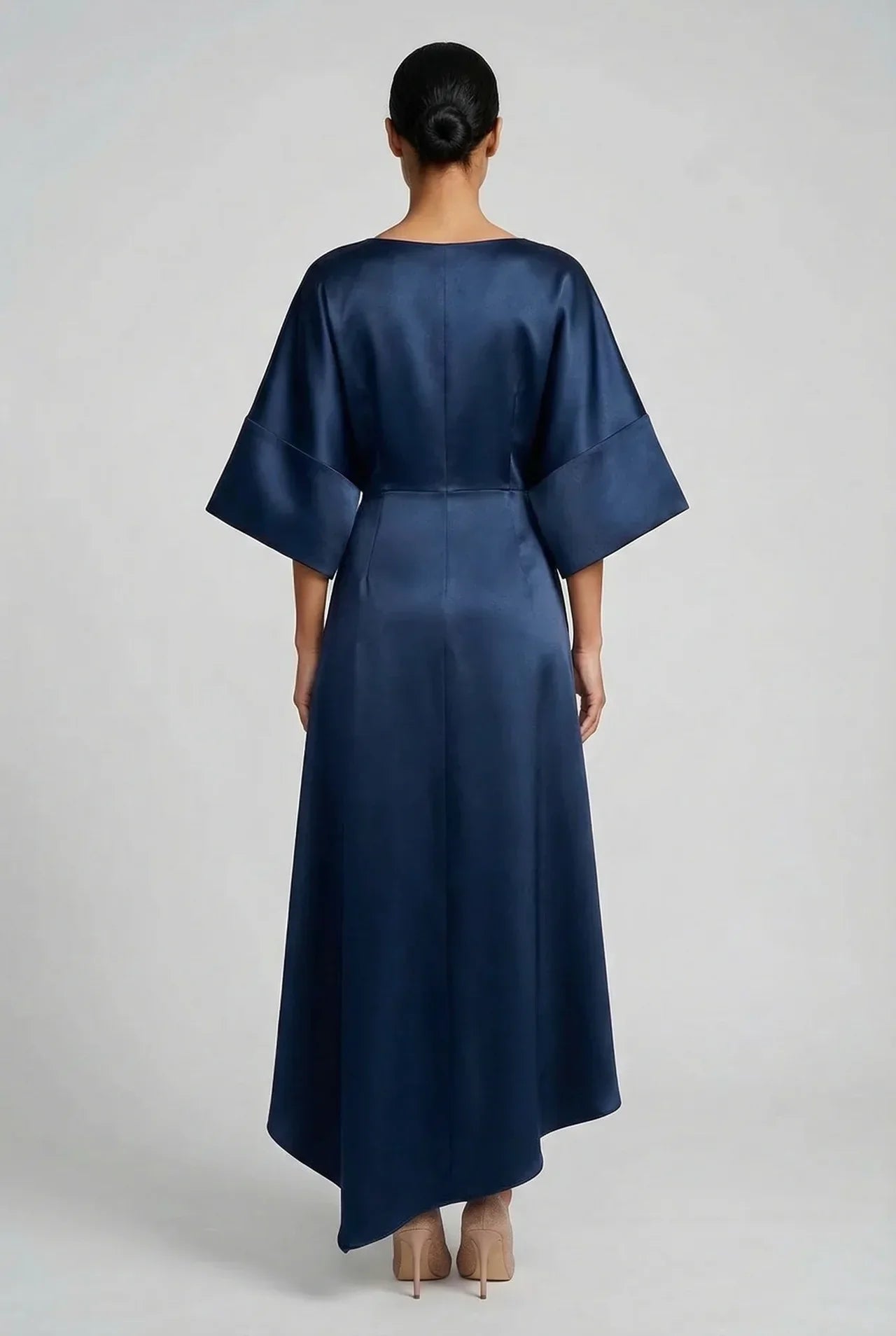 Vestido Midi Mujer de Satén Manga Murciélago Broche Joya