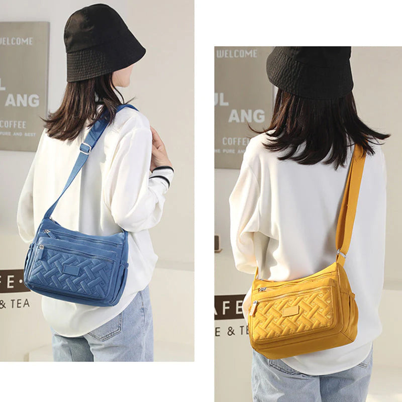 Bolso de hombro Mujer con acabado elegante y diseño clásico