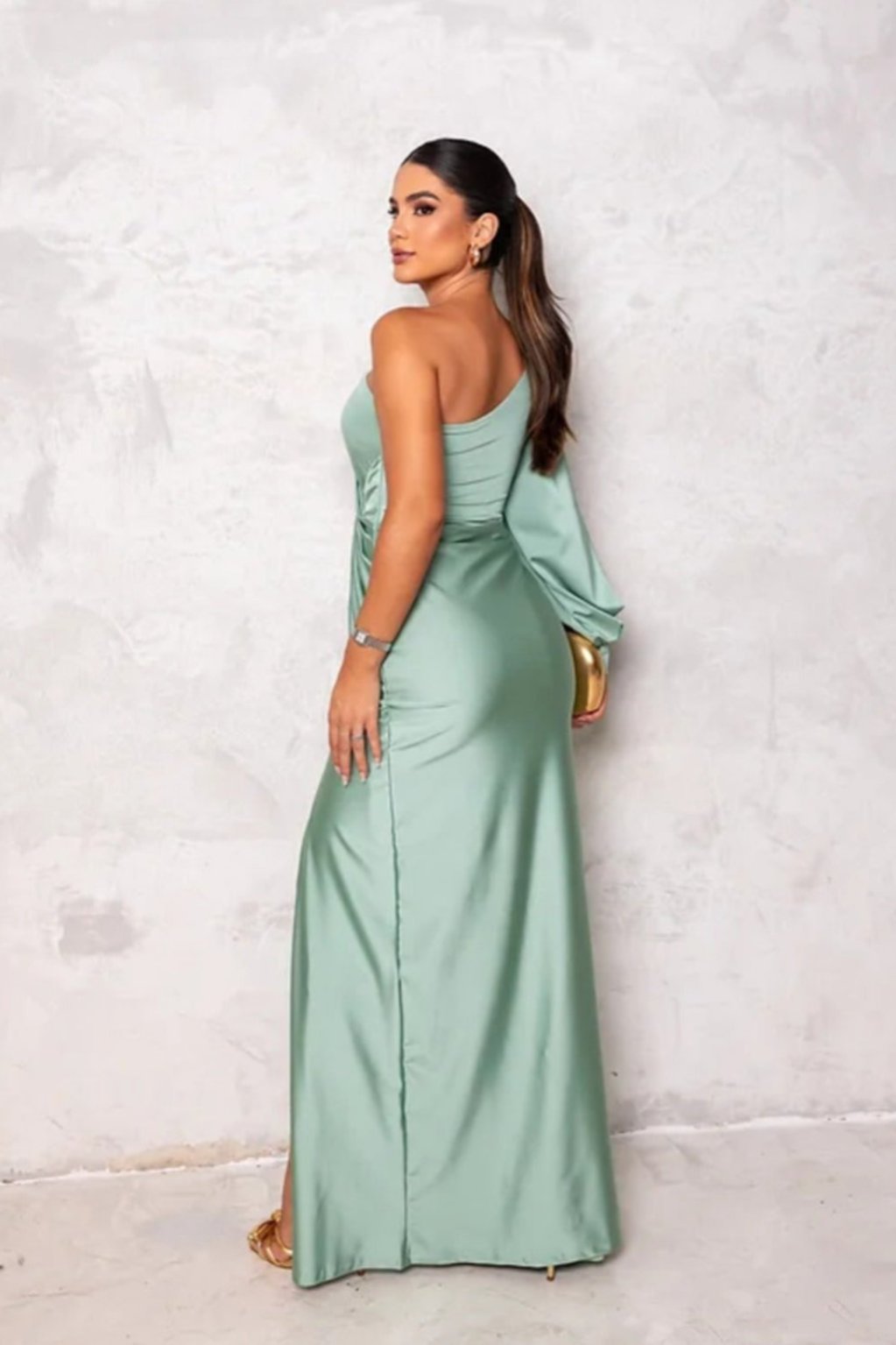 Vestido Mujer Satinado Manga Asimétrica