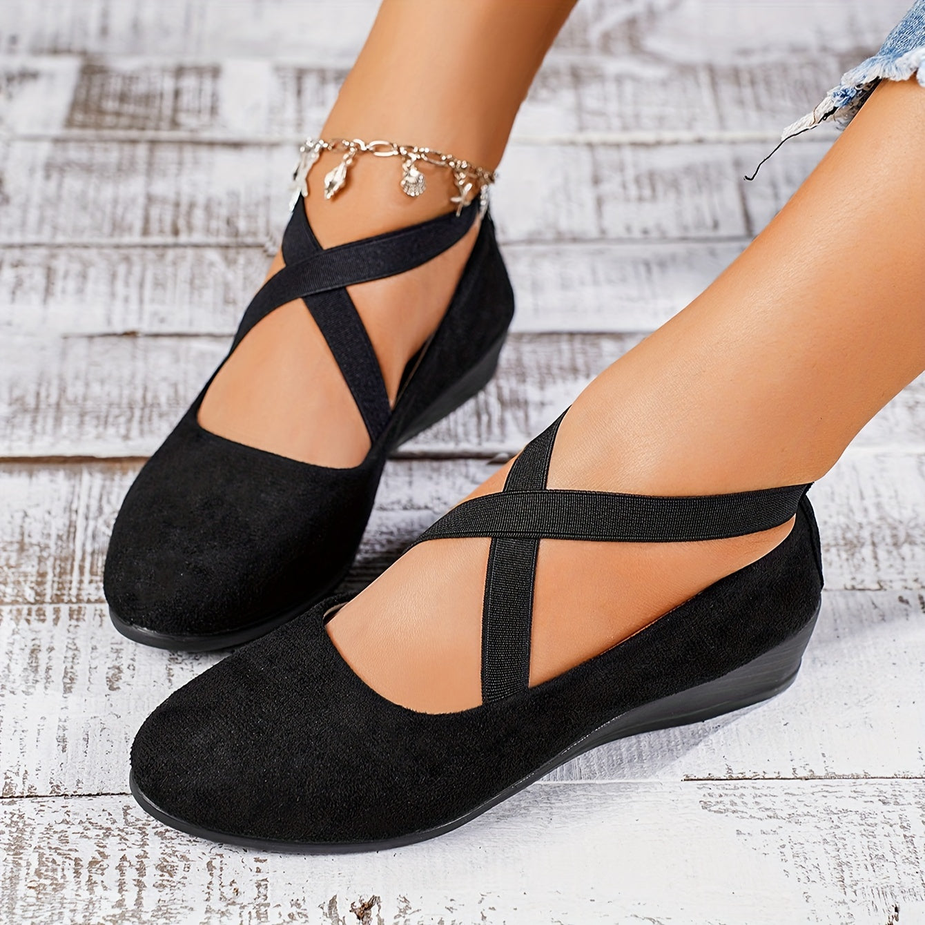 Zapatos mujer con tiras cruzadas y puntera redondeada informales