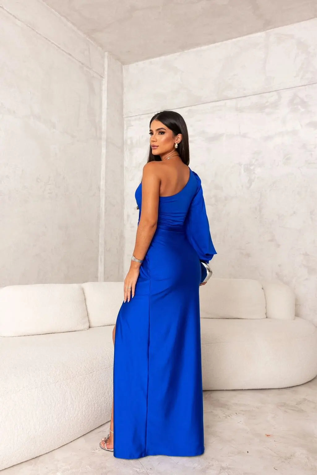 Vestido maxi mujer de satén drapeado un hombro