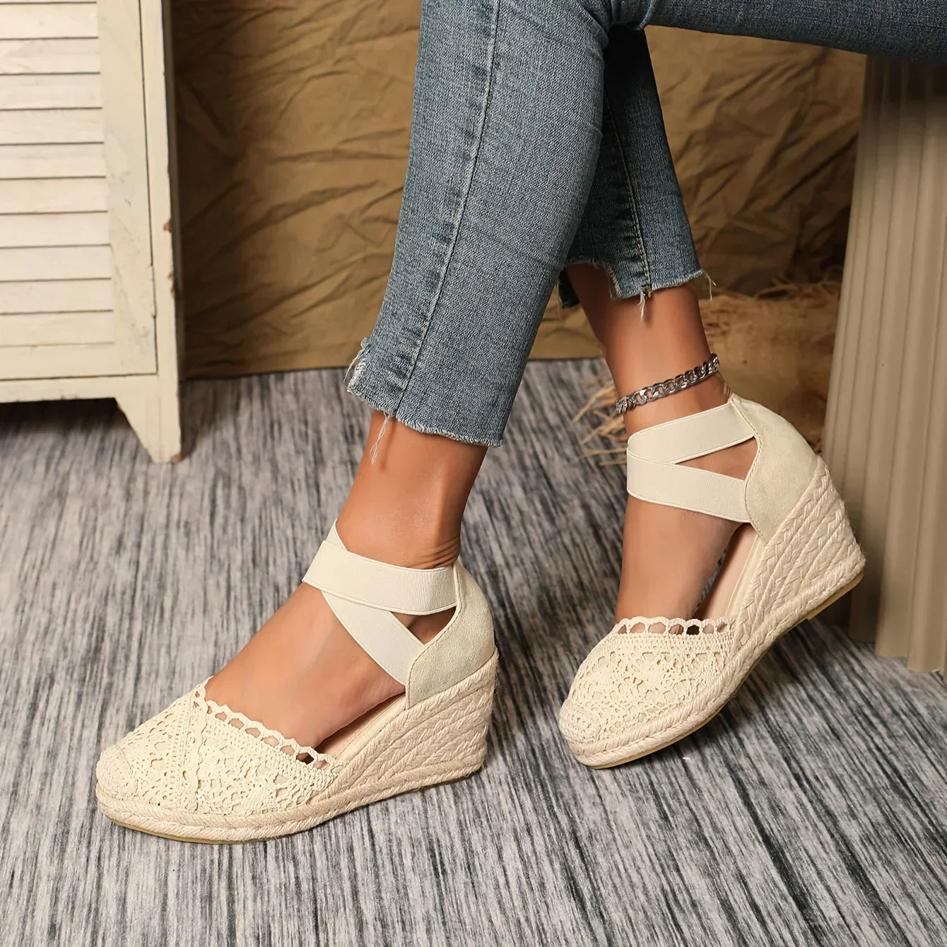 Zapatos Mujer de Cuña con Crochet y Tira Elástica en Tobillo