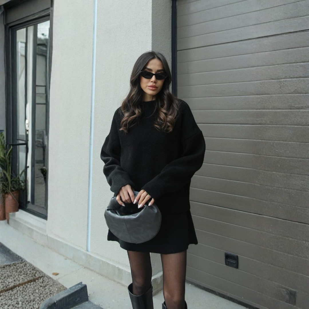 Conjunto Mujer Suéter y Falda Mini Ajuste Casual
