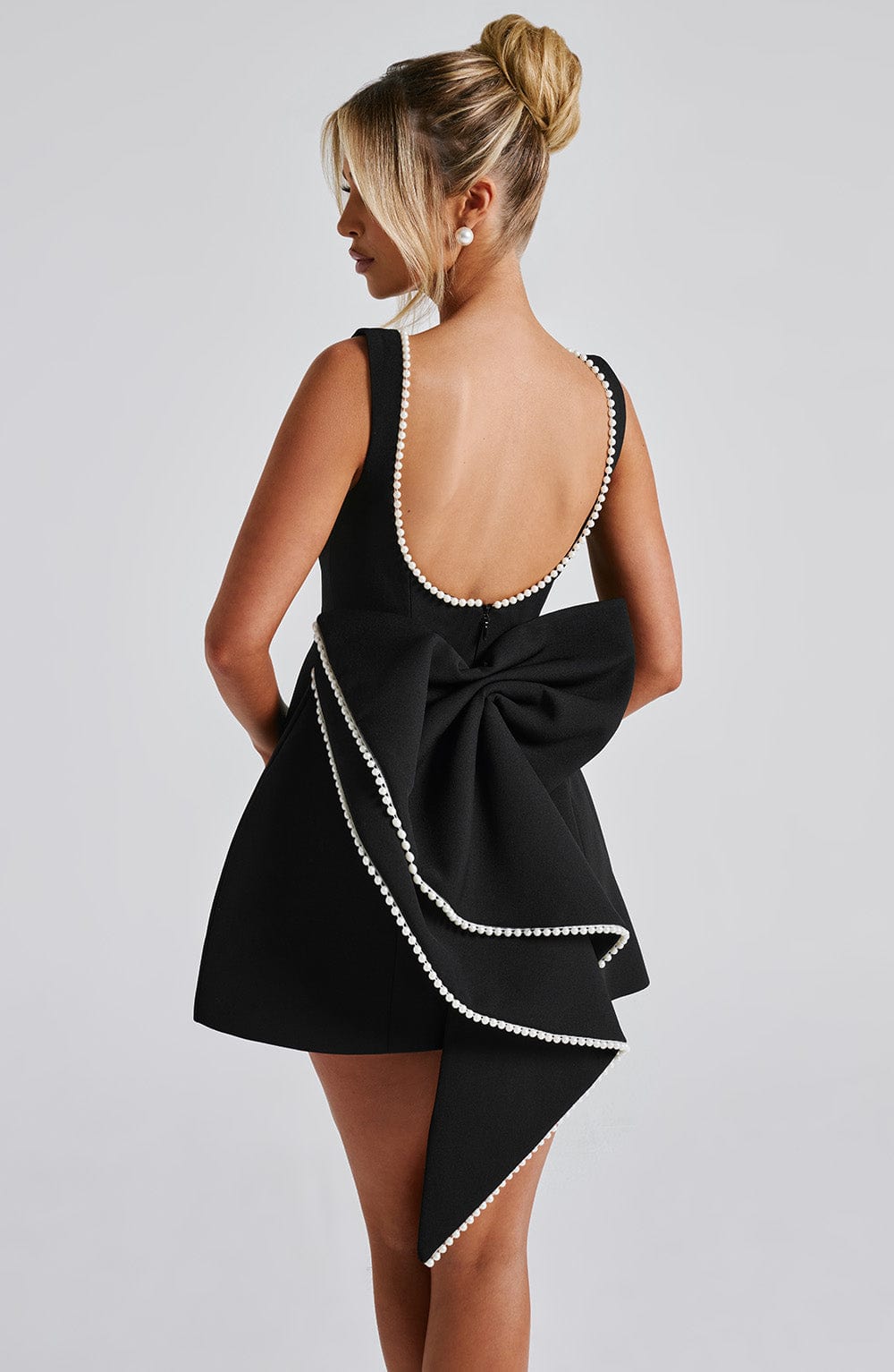 Vestido mini mujer sin mangas perlas corte en A