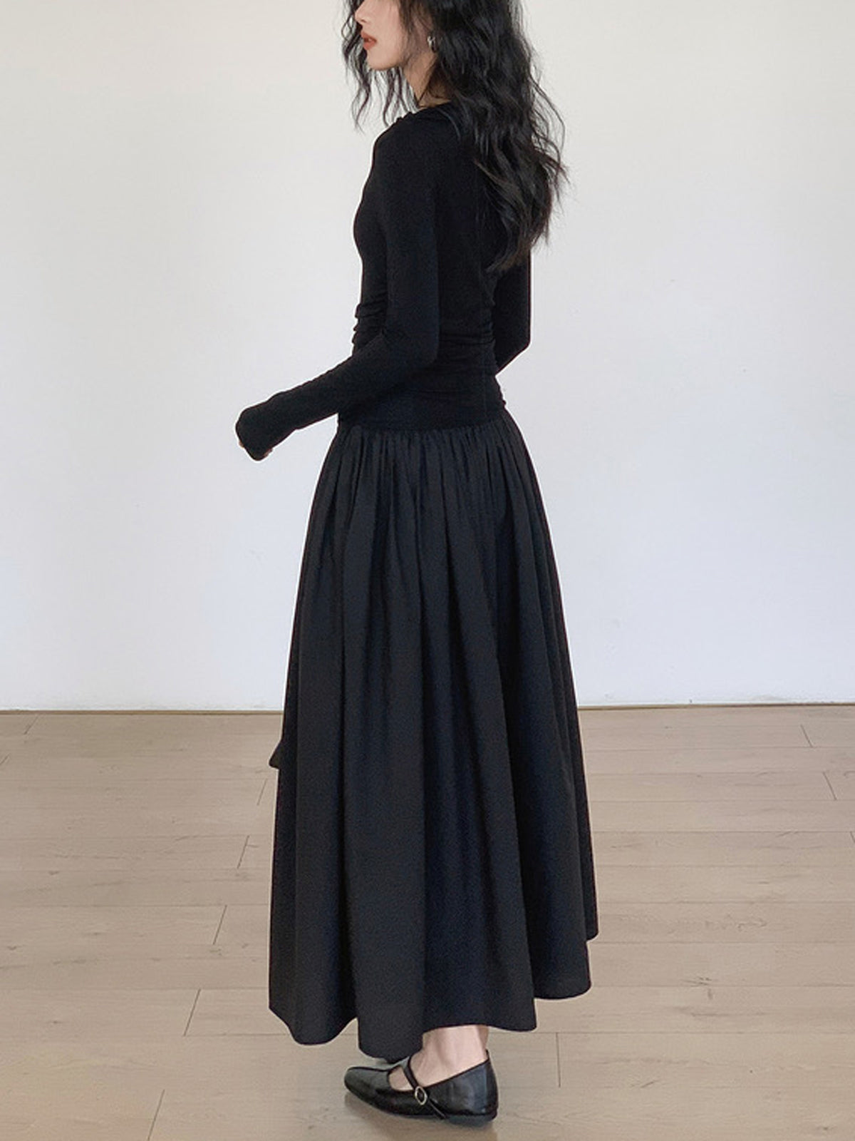 Vestido midi mujer de plumeti con paneles plisados