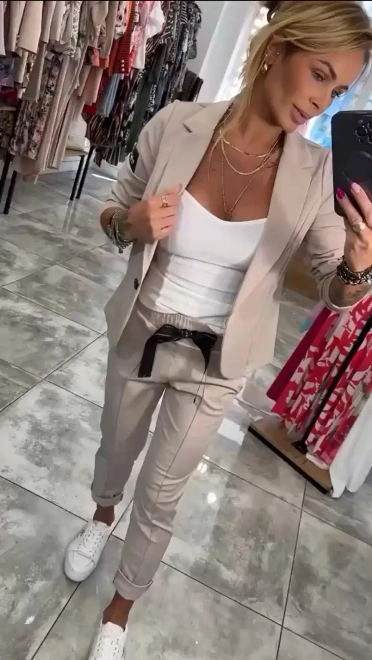 Traje Mujer Chaqueta y Pantalón Corte Clásico