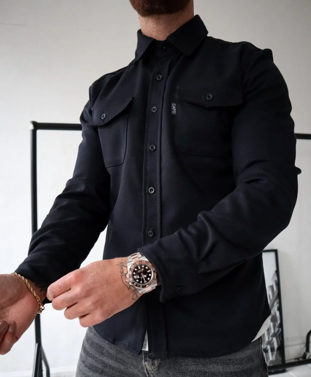 Chaqueta hombre con bolsillos delanteros y diseño versátil