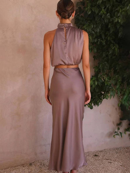 Conjunto Mujer de Satén Halter y Falda Maxi